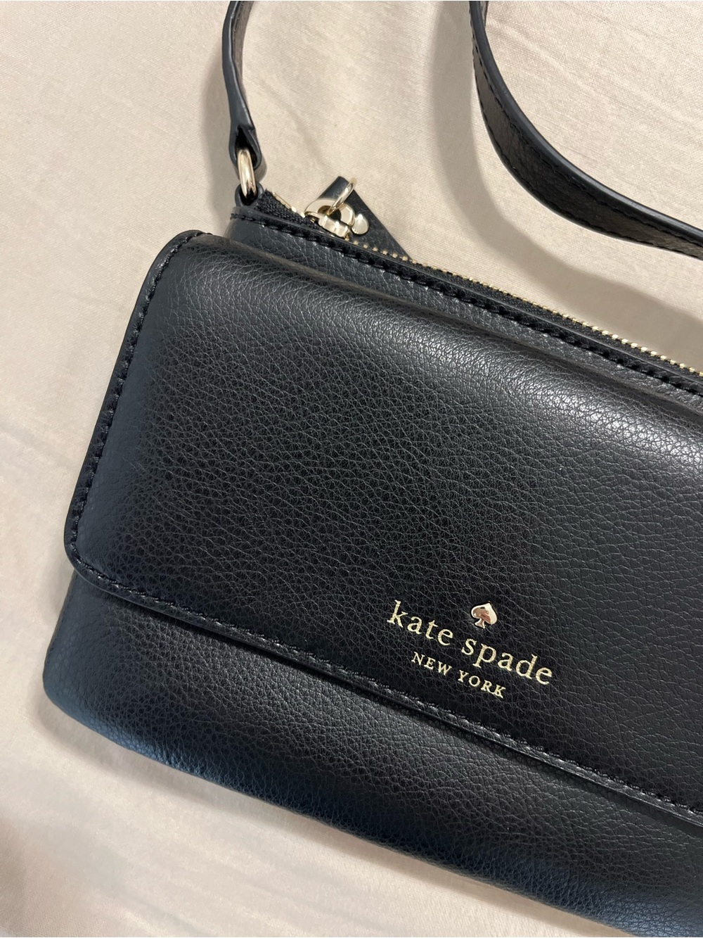Kate Spade Black Leather Crossbody Wallet Bag with Gold Logo - Picture 3 of 5